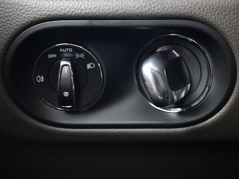 Certified 2023 Porsche Macan AWD/4WD image 22