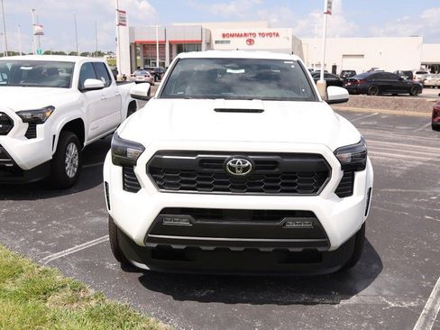 New 2026 Toyota Tacoma TRD Sport AWD/4WD image 3