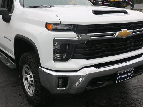 Used 2024 Chevrolet Silverado 2500 LT w/ Convenience Package AWD/4WD image 35
