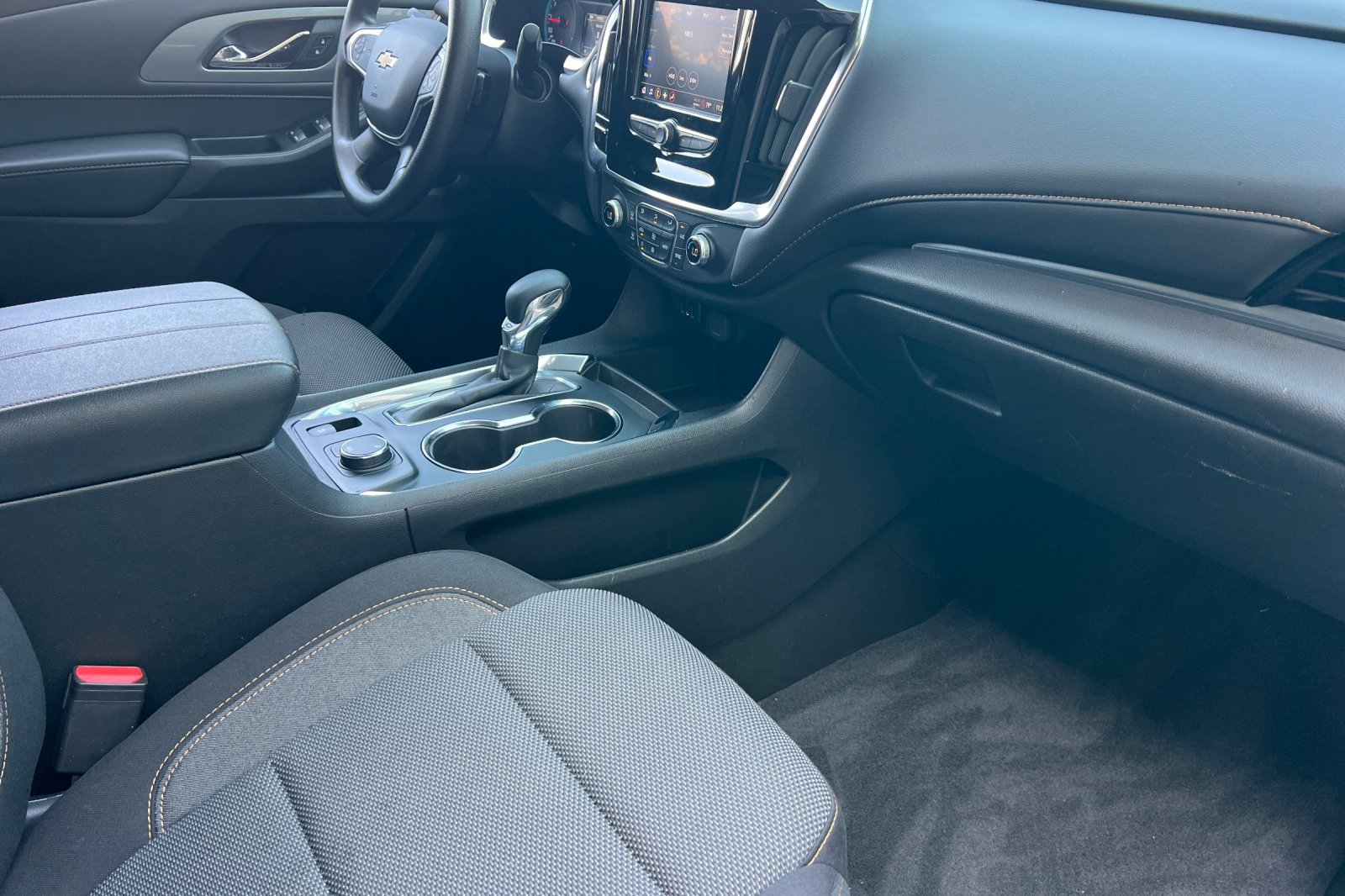 Used 2021 Chevrolet Traverse LS AWD/4WD image 22