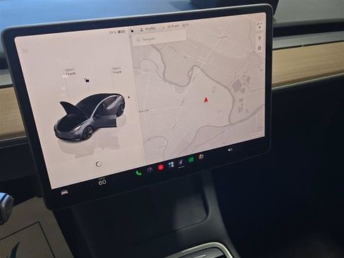 Used 2023 Tesla Model 3 Standard Range RWD image 4