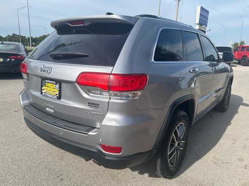 Used 2017 Jeep Grand Cherokee Laredo w/ Quick Order Package 2BE RWD image 5