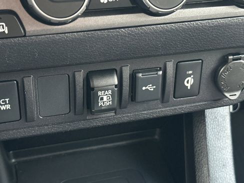 Used 2021 Toyota Tacoma TRD Off-Road AWD/4WD image 29