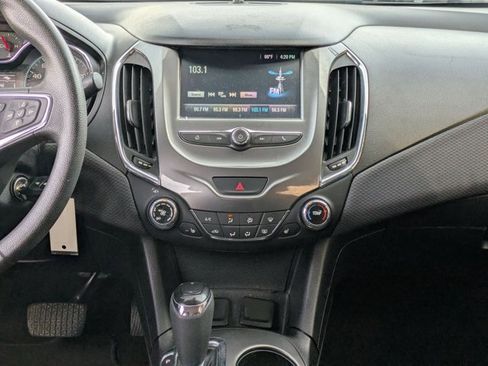 Used 2018 Chevrolet Cruze LT w/ LT Fleet Convenience Package image 11