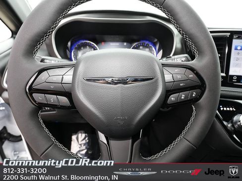New 2026 Chrysler Pacifica Select w/ S Appearance Package AWD/4WD image 13
