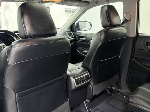 Certified 2017 Toyota Highlander SE image 27