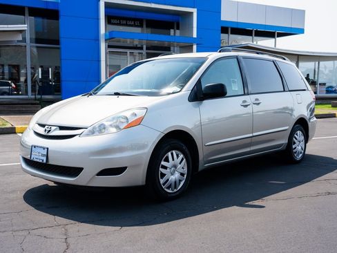 Used 2006 Toyota Sienna LE FWD image 1