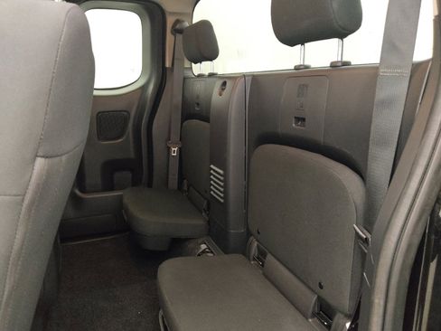 Used 2022 Nissan Frontier S w/ Technology Package RWD image 18