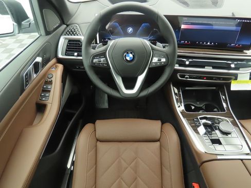 Used 2026 BMW X5 sDrive40i w/ Premium Package image 11