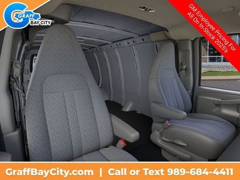 New 2025 Chevrolet Express 3500 Extended image 16