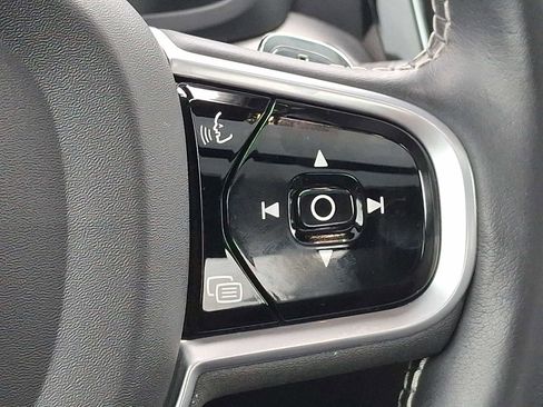 Used 2019 Volvo S60 T6 R-Design image 21