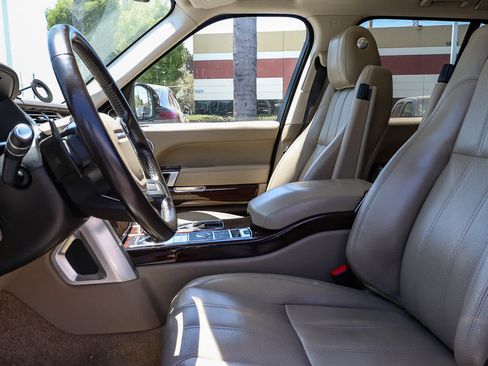 Used 2015 Land Rover Range Rover Supercharged AWD/4WD image 24