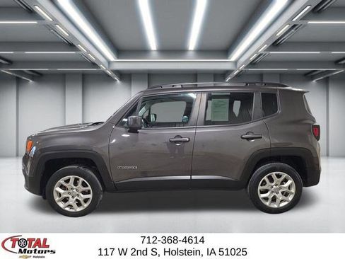 Used 2018 Jeep Renegade Latitude w/ Cold Weather Group AWD/4WD image 5