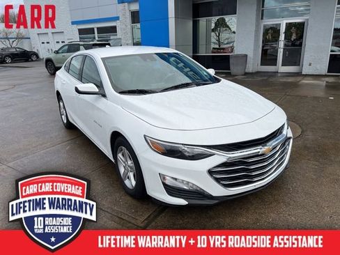 Used 2024 Chevrolet Malibu LT image 2