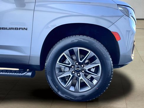 Used 2022 Chevrolet Suburban Z71 AWD/4WD image 43