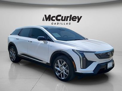 Certified 2025 Cadillac Optiq Luxury 2 w/ LPO, Floor Liner Package