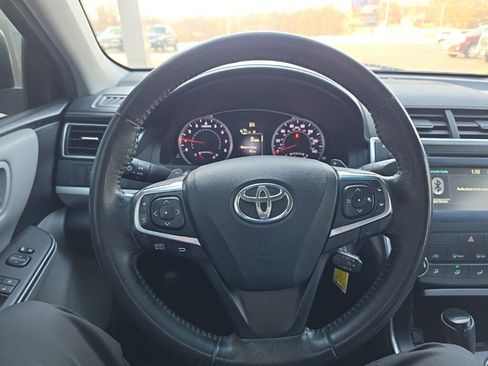 Used 2015 Toyota Camry SE image 16
