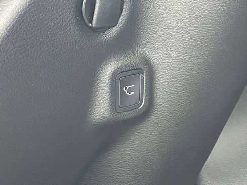 New 2026 Jeep Compass Limited image 19