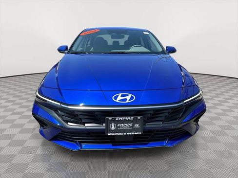 Used 2025 Hyundai Elantra SEL FWD image 6