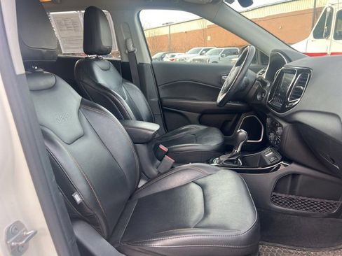 Used 2019 Jeep Compass Limited image 9