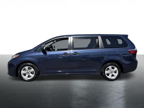 Used 2019 Toyota Sienna L FWD image 5