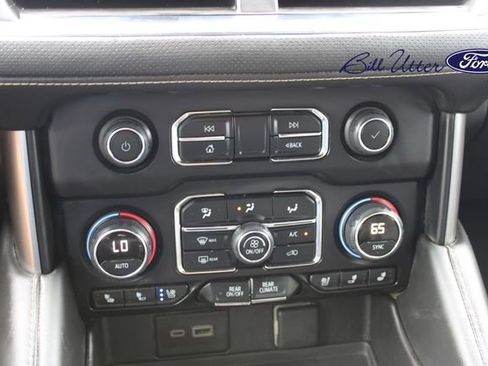 Used 2024 Chevrolet Suburban Premier w/ Premium Package AWD/4WD image 19