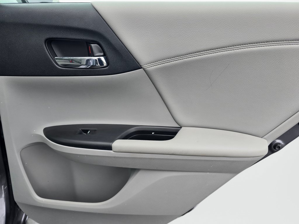 Used 2014 Honda Accord Touring image 25