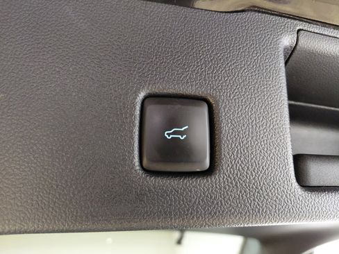 Certified 2022 Ford Escape Titanium image 40