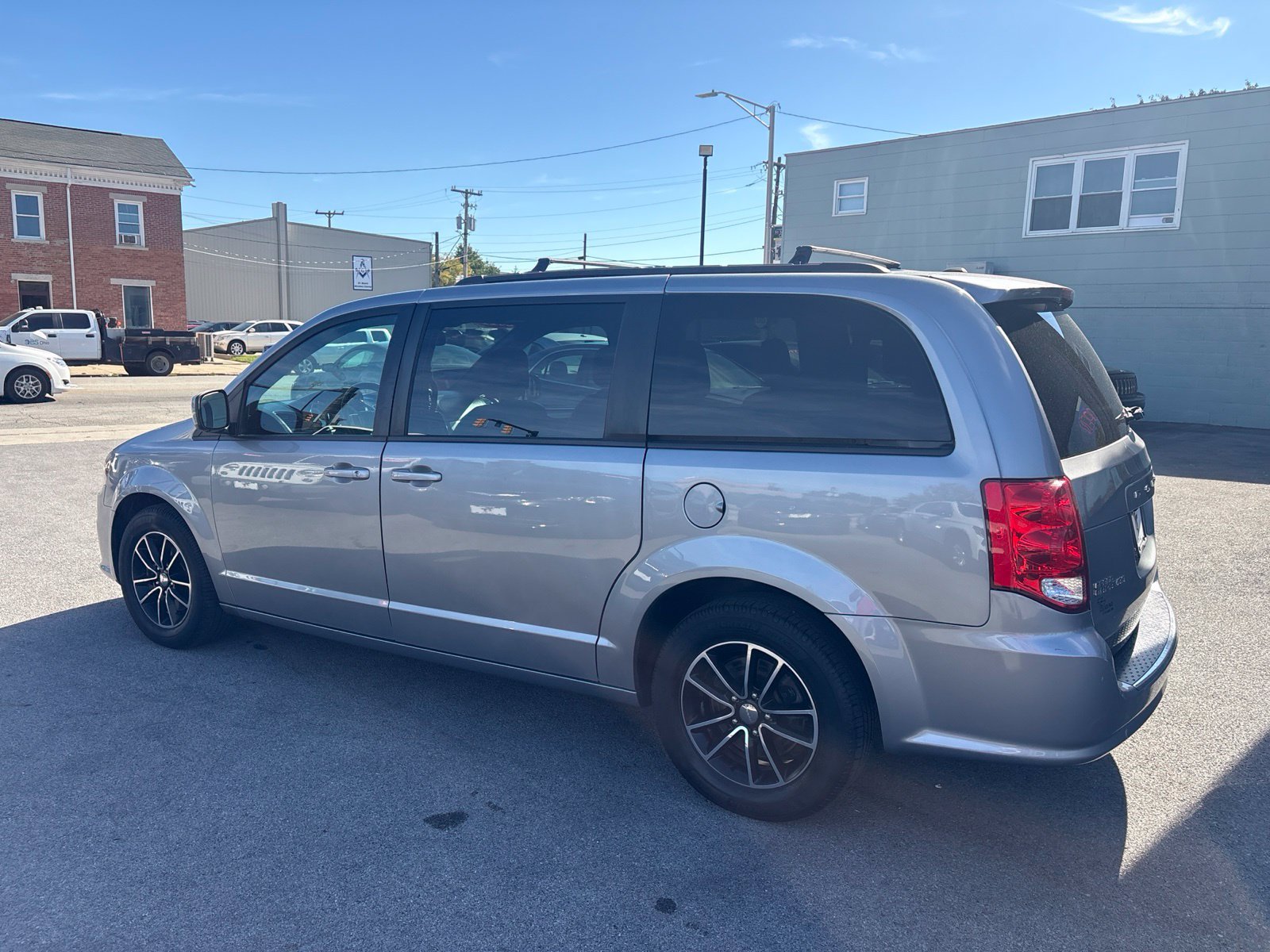 Used 2019 Dodge Grand Caravan GT FWD image 2