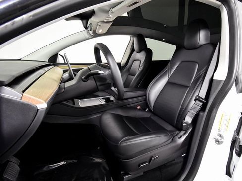 Used 2023 Tesla Model Y Long Range image 4