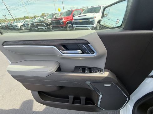 New 2026 GMC Sierra 1500 SLT w/ SLT Premium Package AWD/4WD image 19