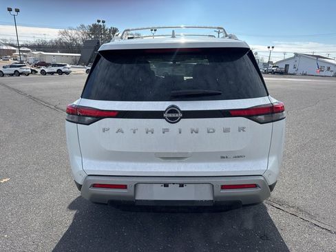 Used 2025 Nissan Pathfinder SL w/ Cargo Package image 4