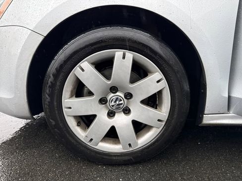 Used 2011 Volkswagen Jetta SE image 25