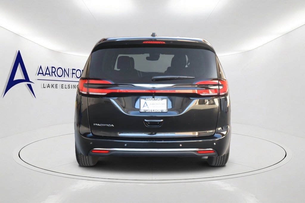 Used 2026 Chrysler Pacifica Select FWD image 5