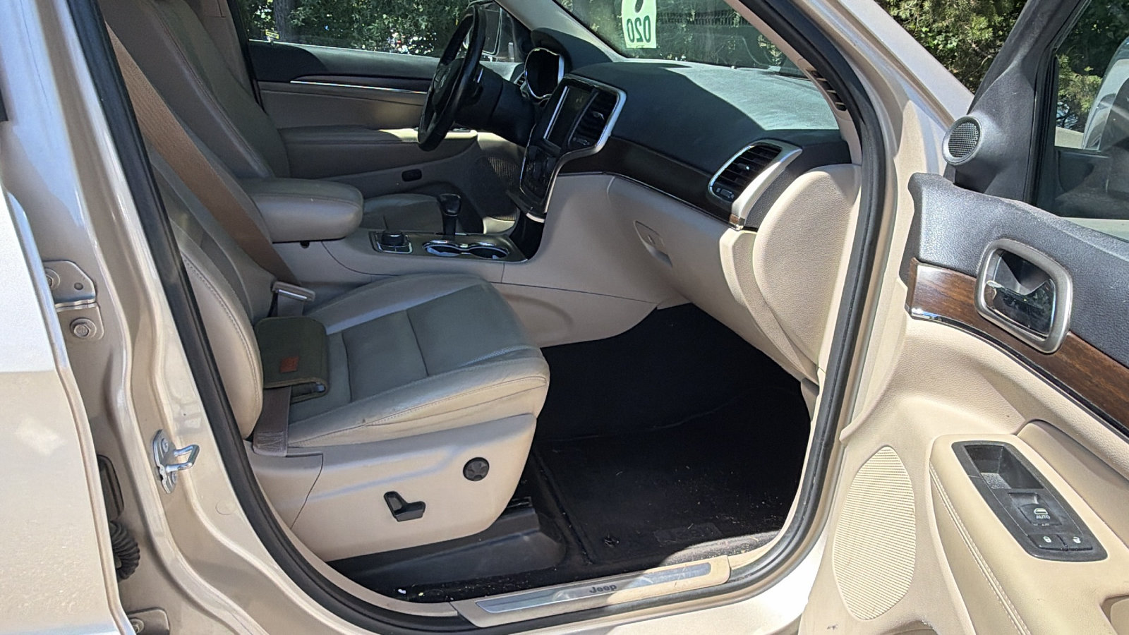 Used 2015 Jeep Grand Cherokee Limited w/ Luxury Group II AWD/4WD image 20