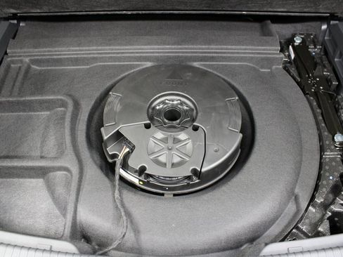 Used 2024 Volkswagen Atlas Cross Sport SEL Premium R-Line image 38