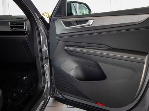 New 2026 Volkswagen Atlas Cross Sport SE FWD image 22