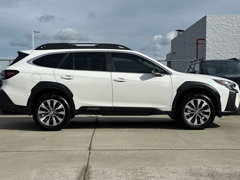 Used 2025 Subaru Outback Limited image 2