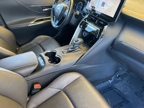 Certified 2023 Toyota Venza XLE AWD/4WD image 20