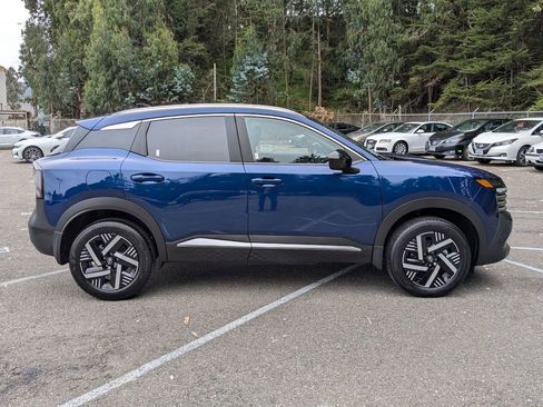New 2026 Nissan Kicks SV FWD image 4
