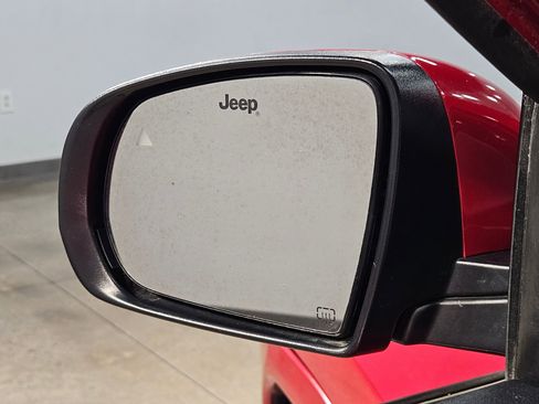 Used 2023 Jeep Compass Limited AWD/4WD image 22