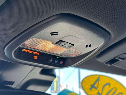 Used 2024 Chevrolet Trax RS image 28