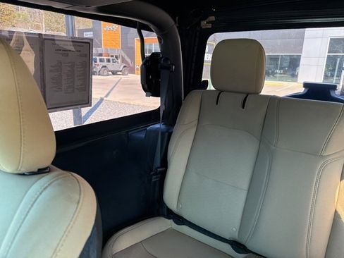 Used 2022 Jeep Wrangler Willys image 27