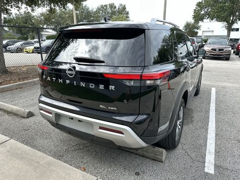 Used 2025 Nissan Pathfinder SL AWD/4WD image 8