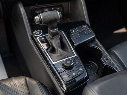 Used 2025 Kia Sportage EX FWD image 26
