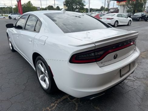 Used 2017 Dodge Charger R/T w/ Premium Group RWD image 6