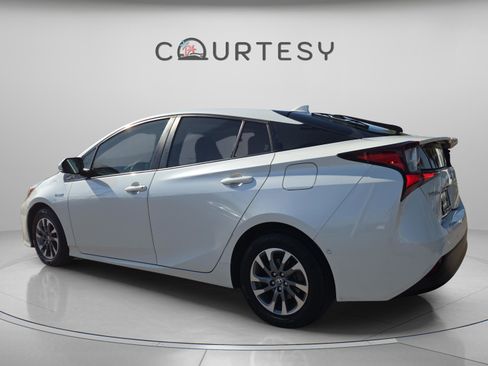 Used 2019 Toyota Prius L Eco image 4