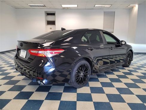 Used 2020 Toyota Camry SE image 8