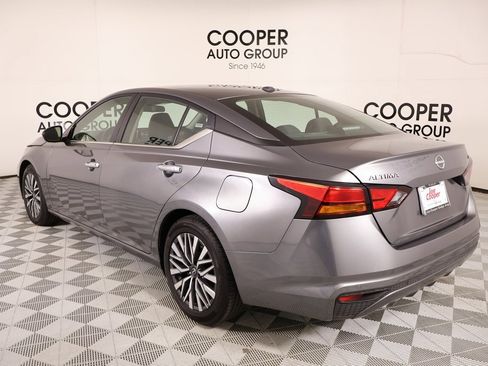 Used 2024 Nissan Altima 2.5 SV image 21