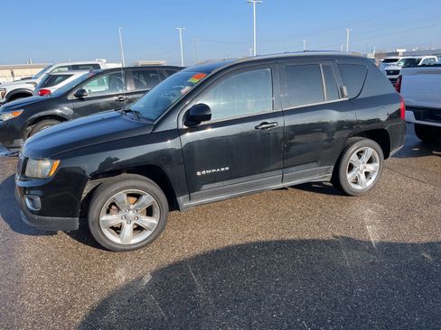 Used 2014 Jeep Compass Limited image 5